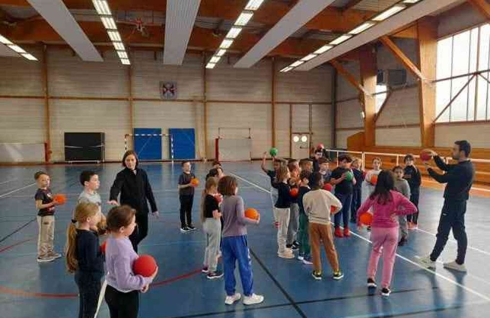 quelques-explications-donnees-aux-ce2-1742553220